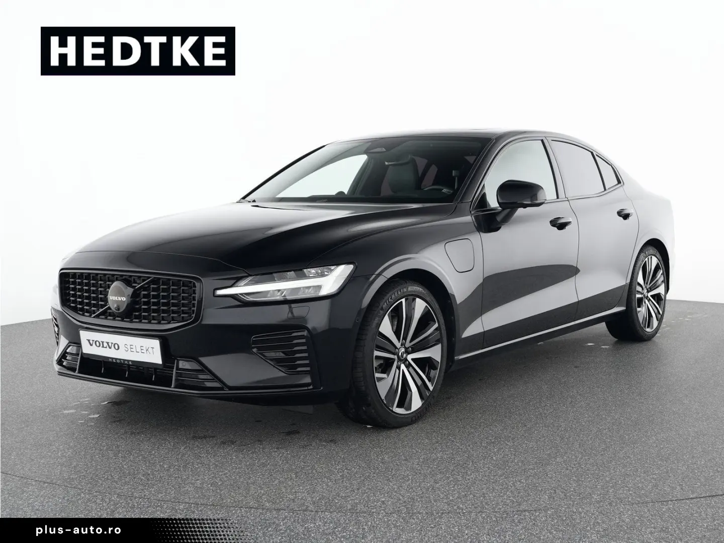 VOLVO S60 T8 Recharge Ultimate Dark 19  B&W AHK 360