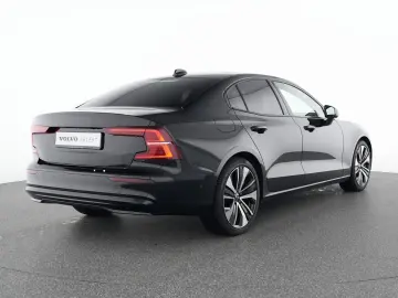 VOLVO S60 T8 Recharge Ultimate Dark 19  B&W AHK 360