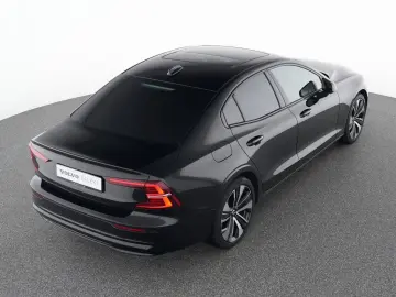 VOLVO S60 T8 Recharge Ultimate Dark 19  B&W AHK 360