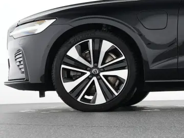 VOLVO S60 T8 Recharge Ultimate Dark 19  B&W AHK 360