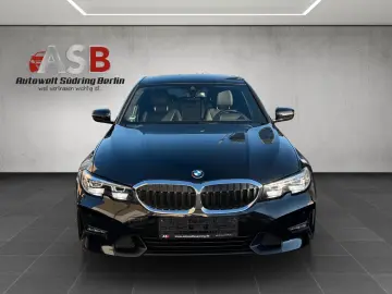 BMW 320 d xDrive Sport Line Head-UP LiveCockpit Auto