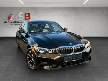 BMW 320 d xDrive Sport Line Head-UP LiveCockpit Auto