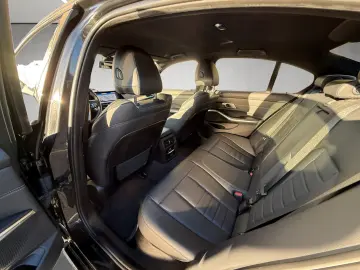 BMW 320 d xDrive Sport Line Head-UP LiveCockpit Auto