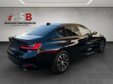 BMW 320 d xDrive Sport Line Head-UP LiveCockpit Auto