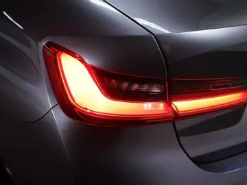 BMW 320d Limousine Sport Line Kamera ACC AUT LED Nav