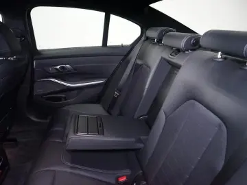 BMW 320d Limousine Sport Line Kamera ACC AUT LED Nav