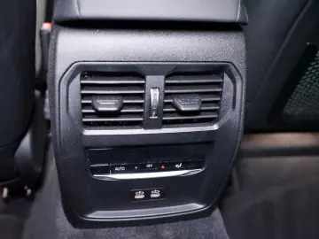 BMW 320d Limousine Sport Line Kamera ACC AUT LED Nav