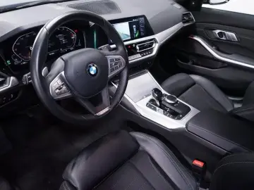 BMW 320d Limousine Sport Line Kamera ACC AUT LED Nav