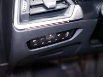 BMW 320d Limousine Sport Line Kamera ACC AUT LED Nav