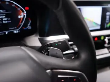 BMW 320d Limousine Sport Line Kamera ACC AUT LED Nav