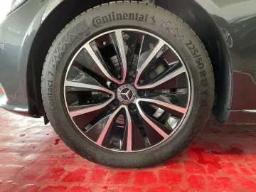 MERCEDES-BENZ C 220 d