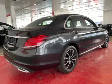 MERCEDES-BENZ C 220 d