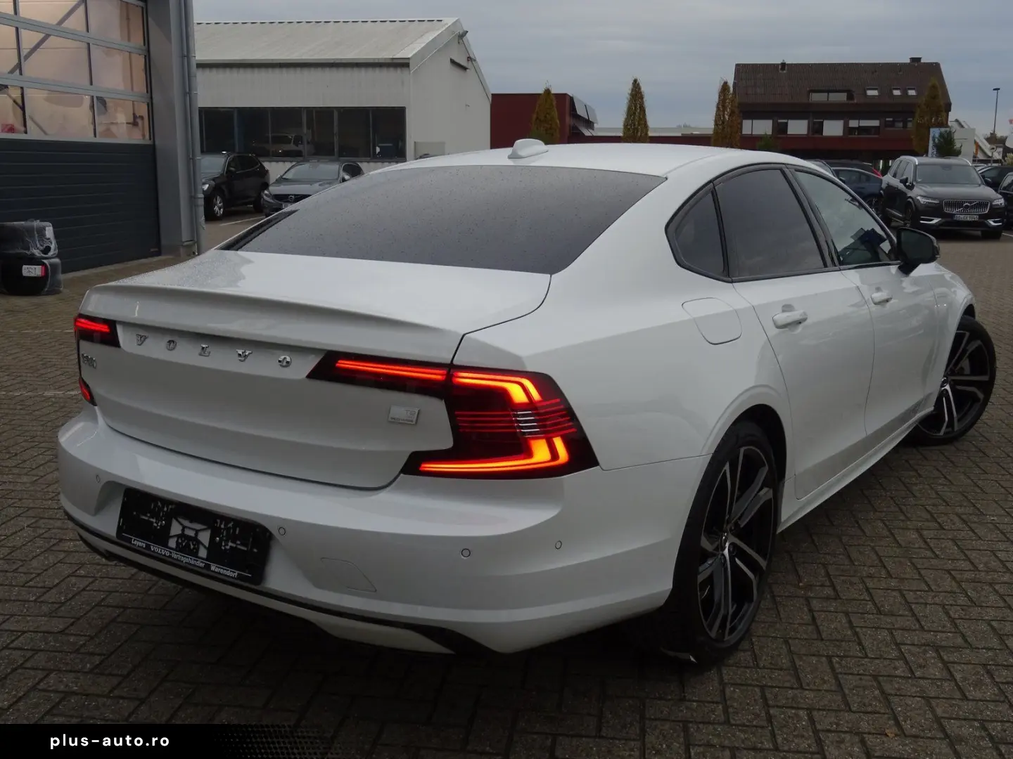 VOLVO S90 T8 AWD Ultimate Dark HUD B&W FOUR-C 360