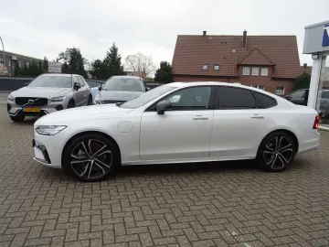 VOLVO S90 T8 AWD Ultimate Dark HUD B&W FOUR-C 360