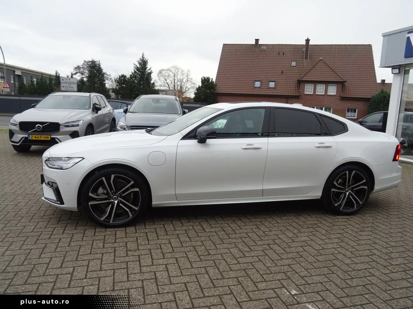 VOLVO S90 T8 AWD Ultimate Dark HUD B&W FOUR-C 360