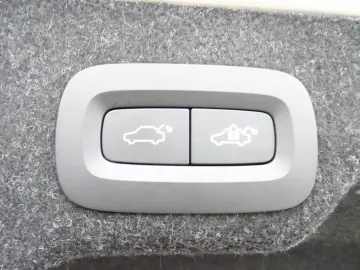 VOLVO S90 T8 AWD Ultimate Dark HUD B&W FOUR-C 360