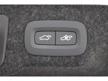 VOLVO S90 T8 Recharge Ultimate Dark AWD 360 Kamera Aku