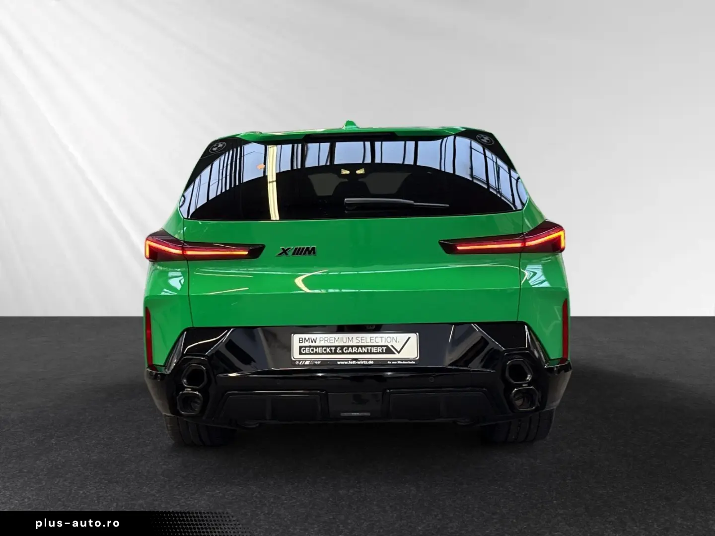 BMW XM 50e  Indiv. Signal Green  AHK 23  Autobahnass