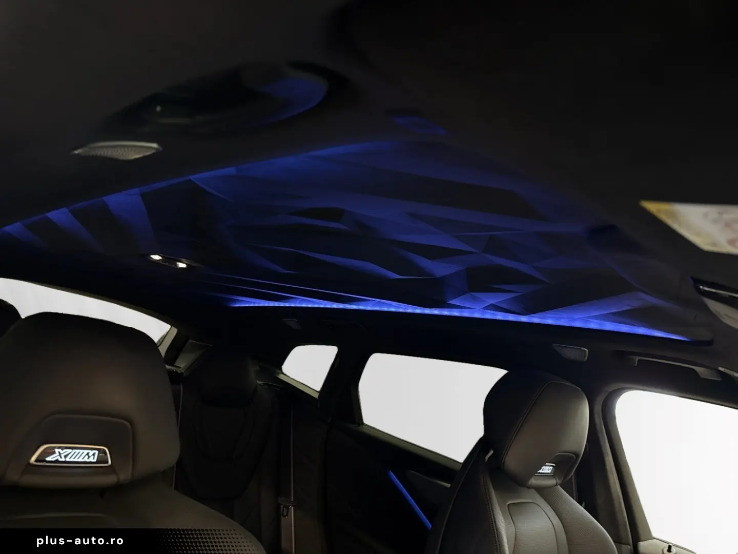 BMW XM 50e  Indiv. Signal Green  AHK 23  Autobahnass