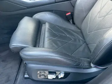 BMW XM MASSAGE AHK DRIVING PROF.