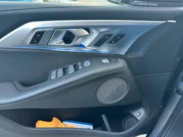 BMW XM MASSAGE AHK DRIVING PROF.