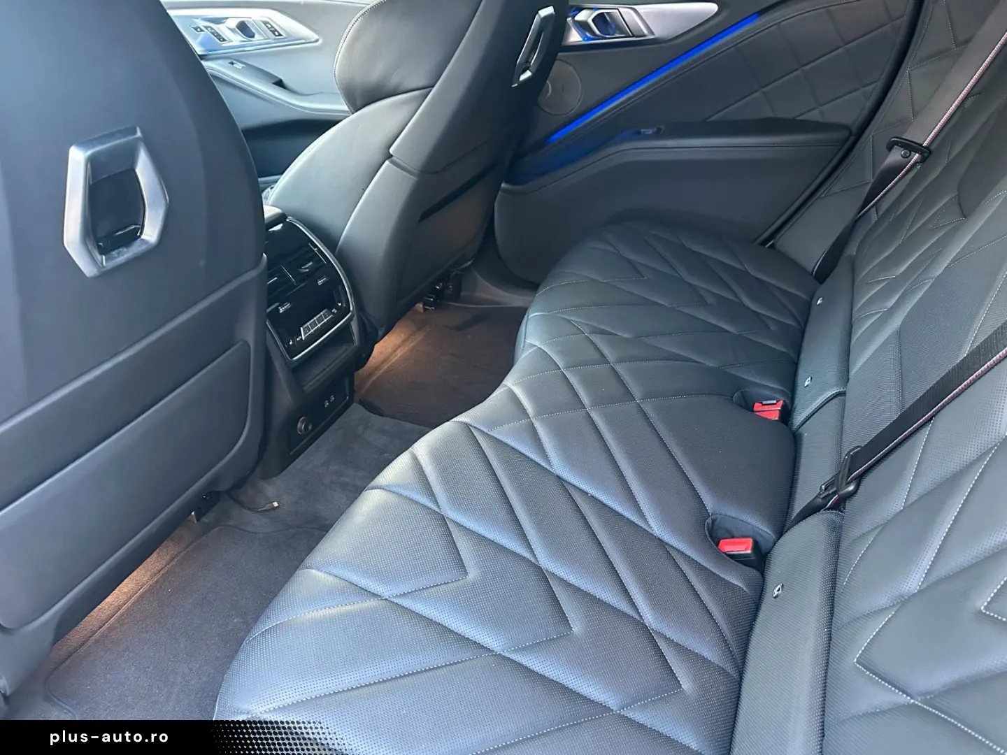 BMW XM MASSAGE AHK DRIVING PROF.