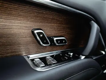 LAND ROVER Range Rover P530   SWB   V8   AUTOBIOGRAPHY