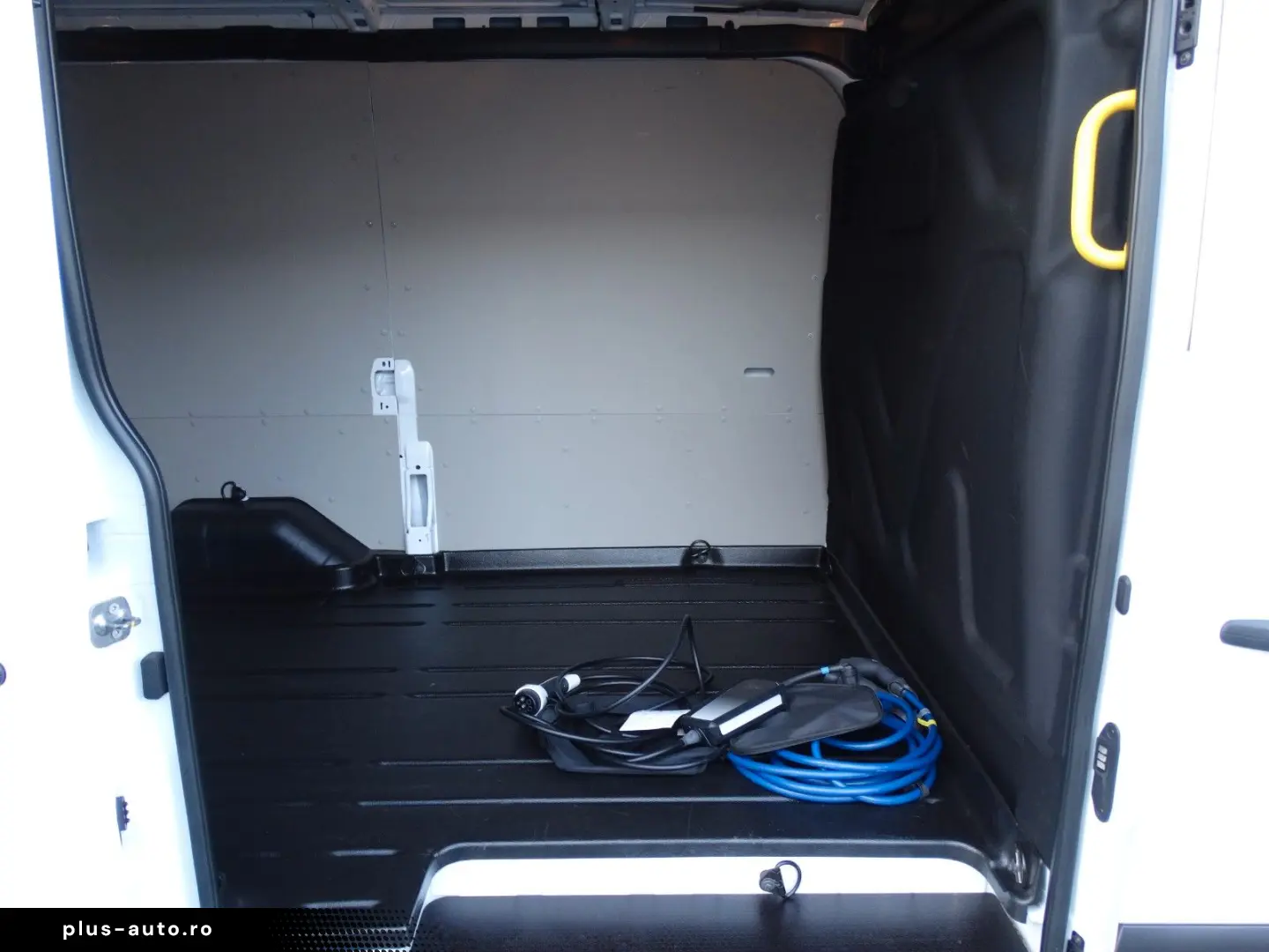 FORD e-Transit L2 H2 Elektro Navi SHZ nür 3700 km!!!!