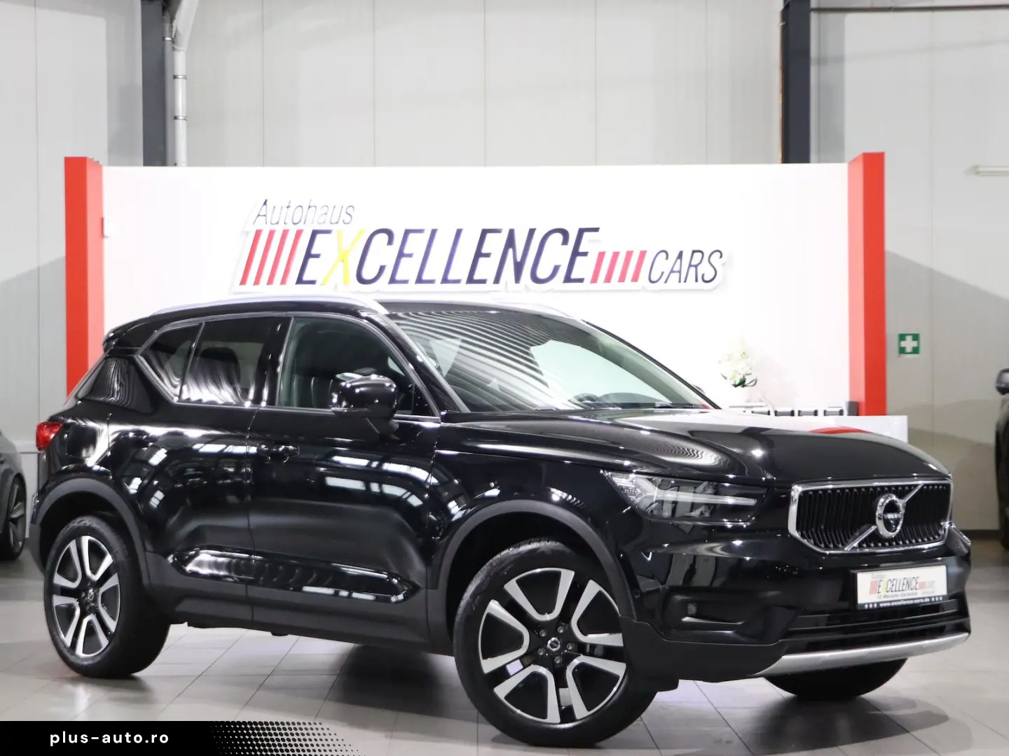 VOLVO XC40 MOMENTUM-PRO   PANORAMA  MATRIX-LED