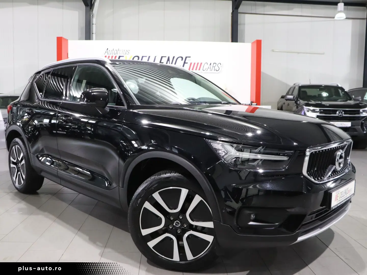 VOLVO XC40 MOMENTUM-PRO   PANORAMA  MATRIX-LED