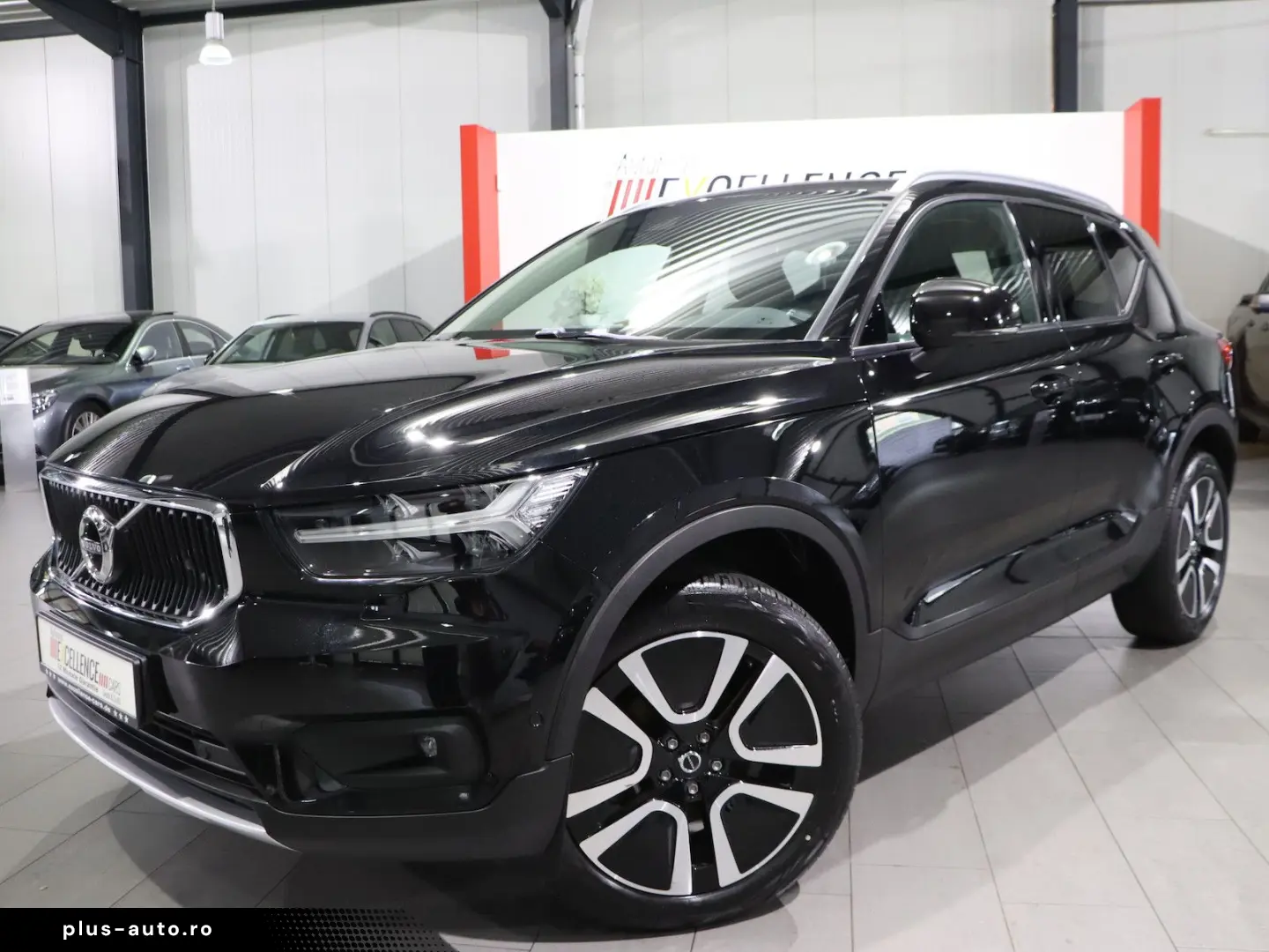 VOLVO XC40 MOMENTUM-PRO   PANORAMA  MATRIX-LED