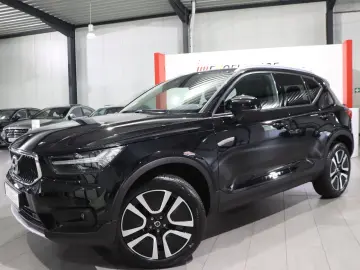 VOLVO XC40 MOMENTUM-PRO   PANORAMA  MATRIX-LED