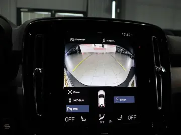 VOLVO XC40 MOMENTUM-PRO   PANORAMA  MATRIX-LED