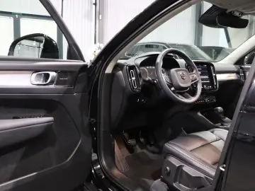 VOLVO XC40 MOMENTUM-PRO   PANORAMA  MATRIX-LED