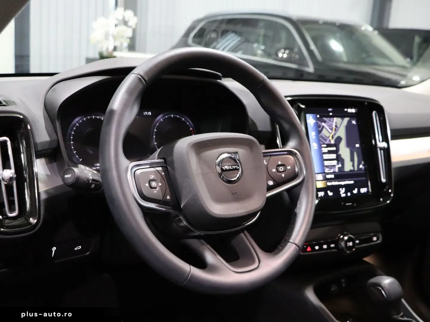 VOLVO XC40 MOMENTUM-PRO   PANORAMA  MATRIX-LED