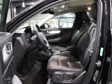 VOLVO XC40 MOMENTUM-PRO   PANORAMA  MATRIX-LED