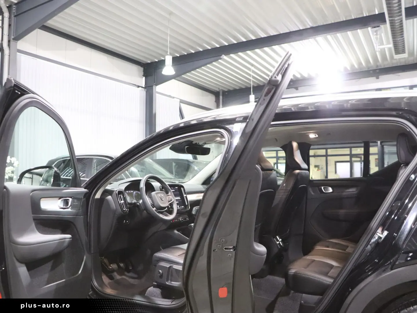 VOLVO XC40 MOMENTUM-PRO   PANORAMA  MATRIX-LED