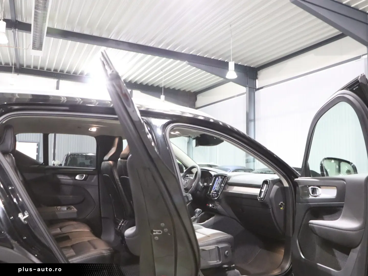 VOLVO XC40 MOMENTUM-PRO   PANORAMA  MATRIX-LED