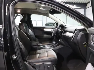 VOLVO XC40 MOMENTUM-PRO   PANORAMA  MATRIX-LED
