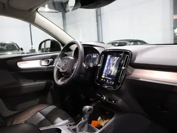 VOLVO XC40 MOMENTUM-PRO   PANORAMA  MATRIX-LED