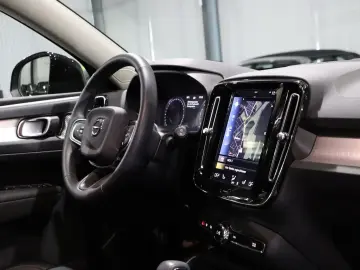 VOLVO XC40 MOMENTUM-PRO   PANORAMA  MATRIX-LED