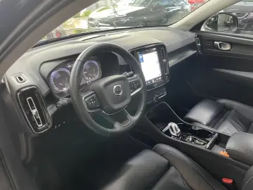 VOLVO XC40  T4 Recharge Plus Bright LED Navi AHK