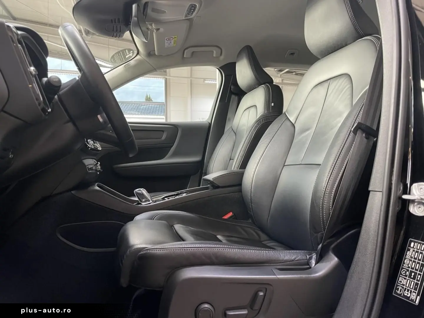 VOLVO XC40  T4 Recharge Plus Bright LED Navi AHK