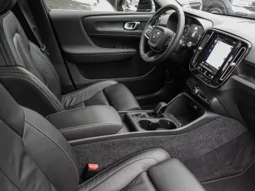 VOLVO XC 40 T4 2WD Core Plug-In LED Kamera