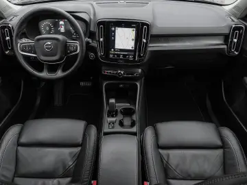 VOLVO XC 40 T4 2WD Core Plug-In LED Kamera