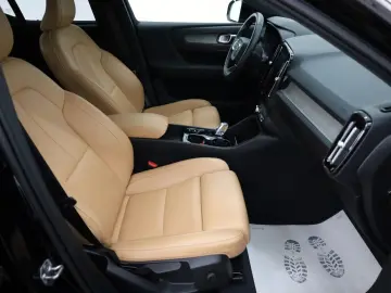 VOLVO XC40 Inscription T5  Leder Navi LED SH Kamera