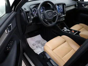 VOLVO XC40 Inscription T5  Leder Navi LED SH Kamera