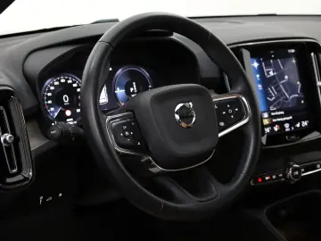 VOLVO XC40 Inscription T5  Leder Navi LED SH Kamera