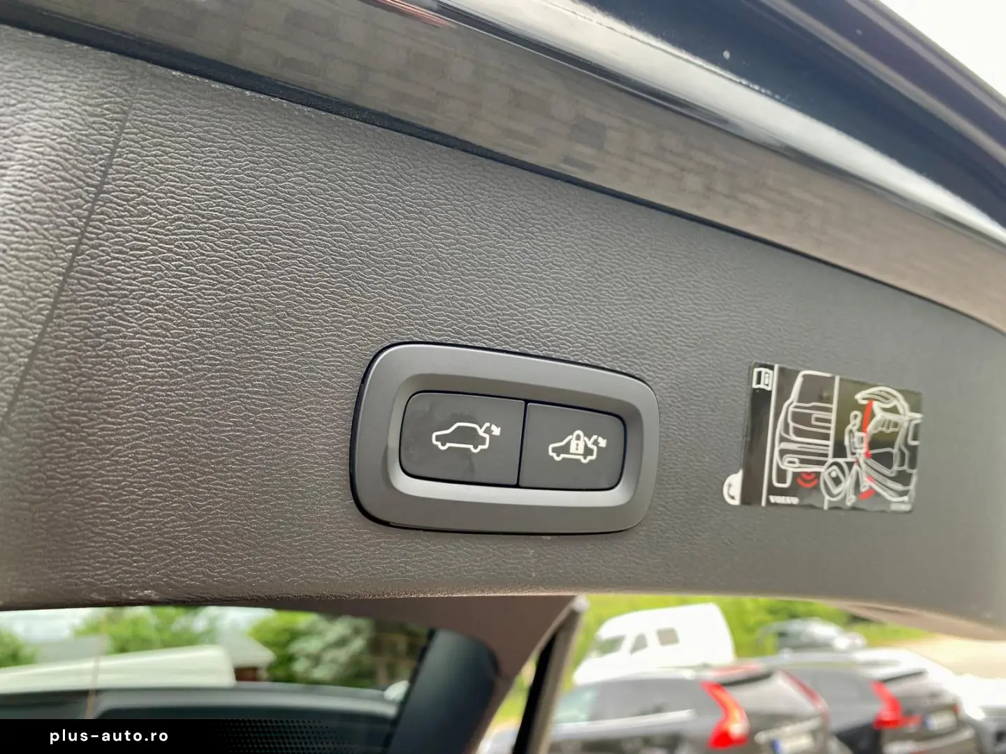 VOLVO XC40 B4 FWD R Design ACC I-SAFE CAM LHZ PDC SHZ