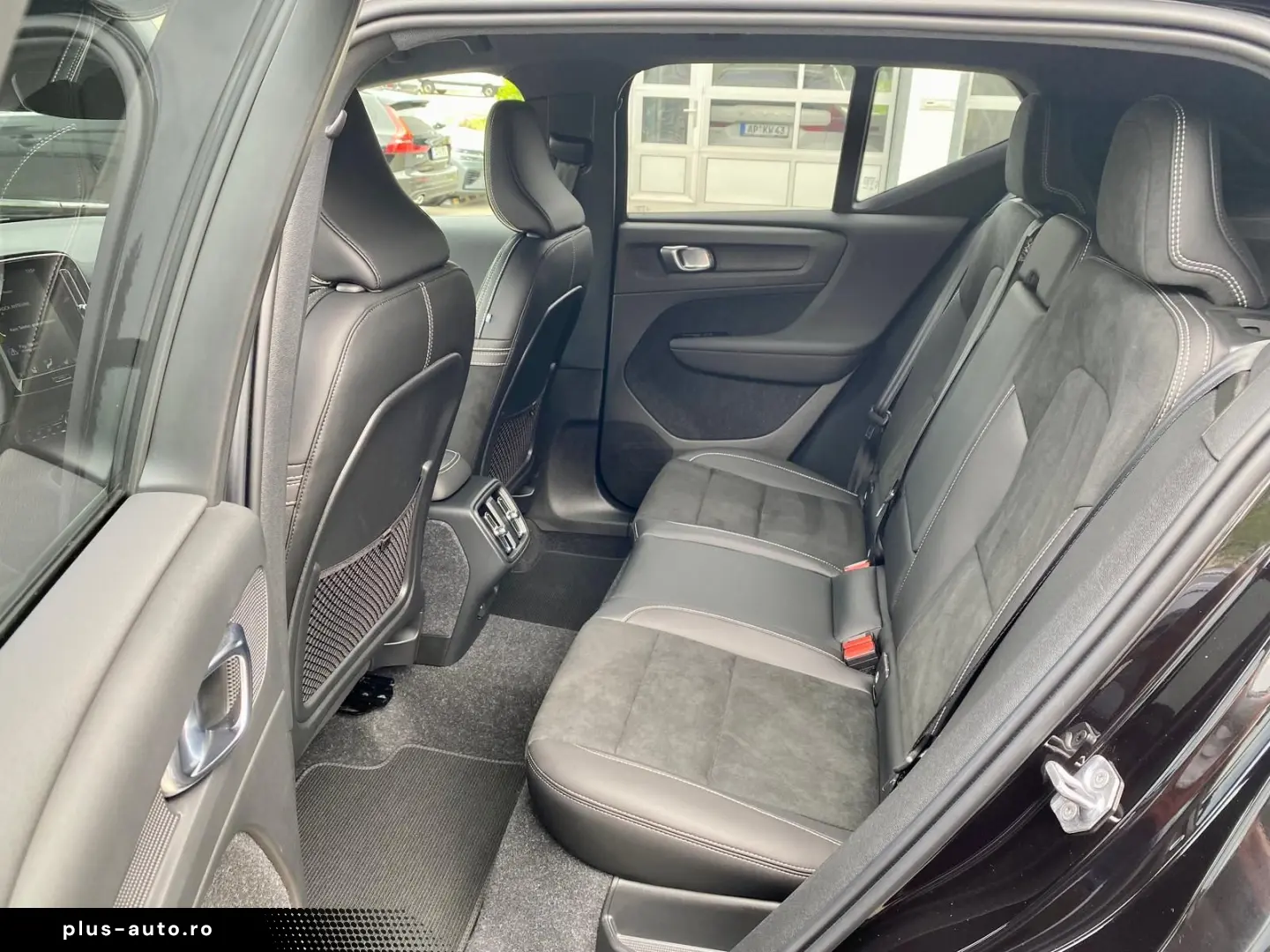 VOLVO XC40 B4 FWD R Design ACC I-SAFE CAM LHZ PDC SHZ